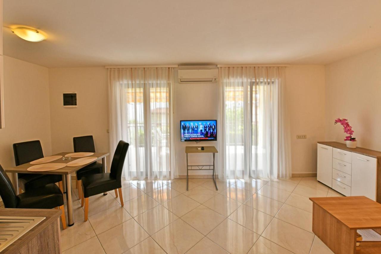 Apartments Jasmina Пореч Екстериор снимка