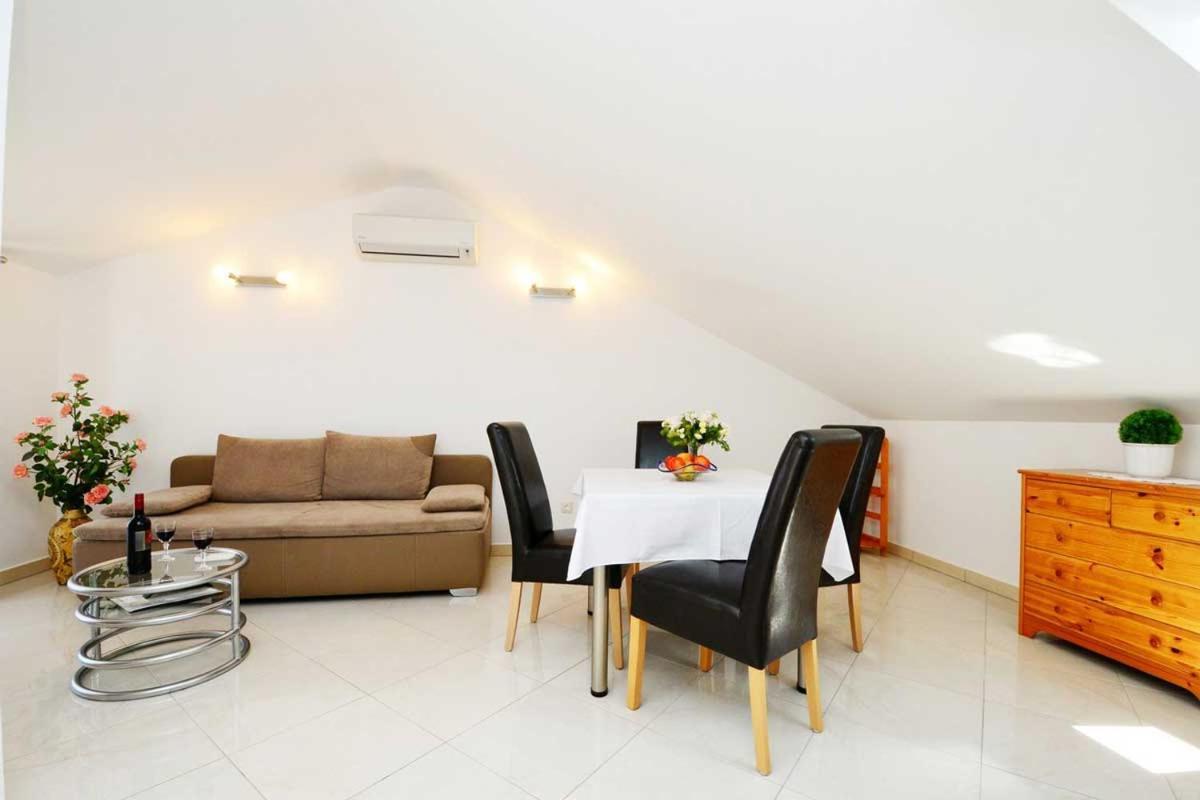 Apartments Jasmina Пореч Стая снимка