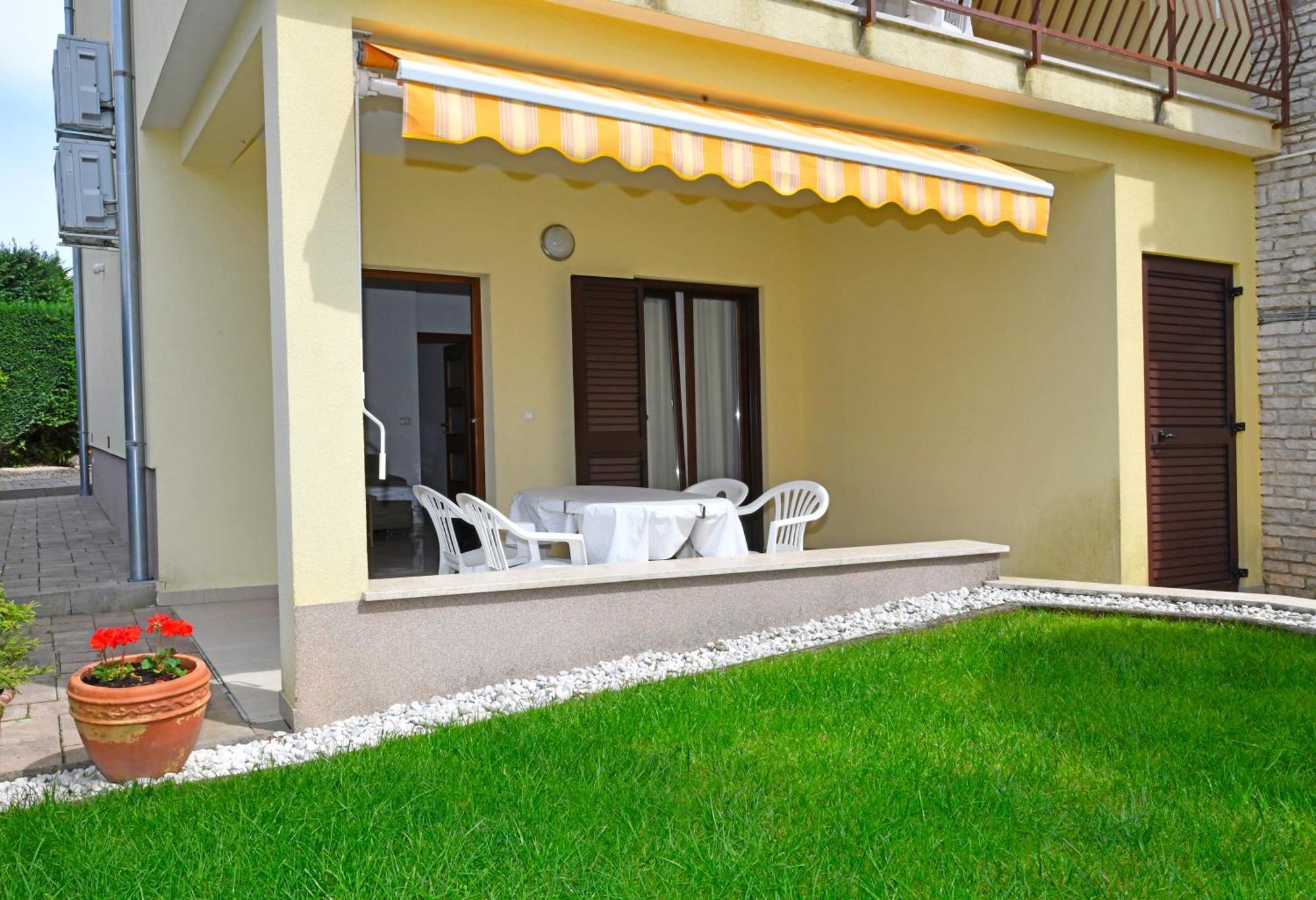 Apartments Jasmina Пореч Екстериор снимка